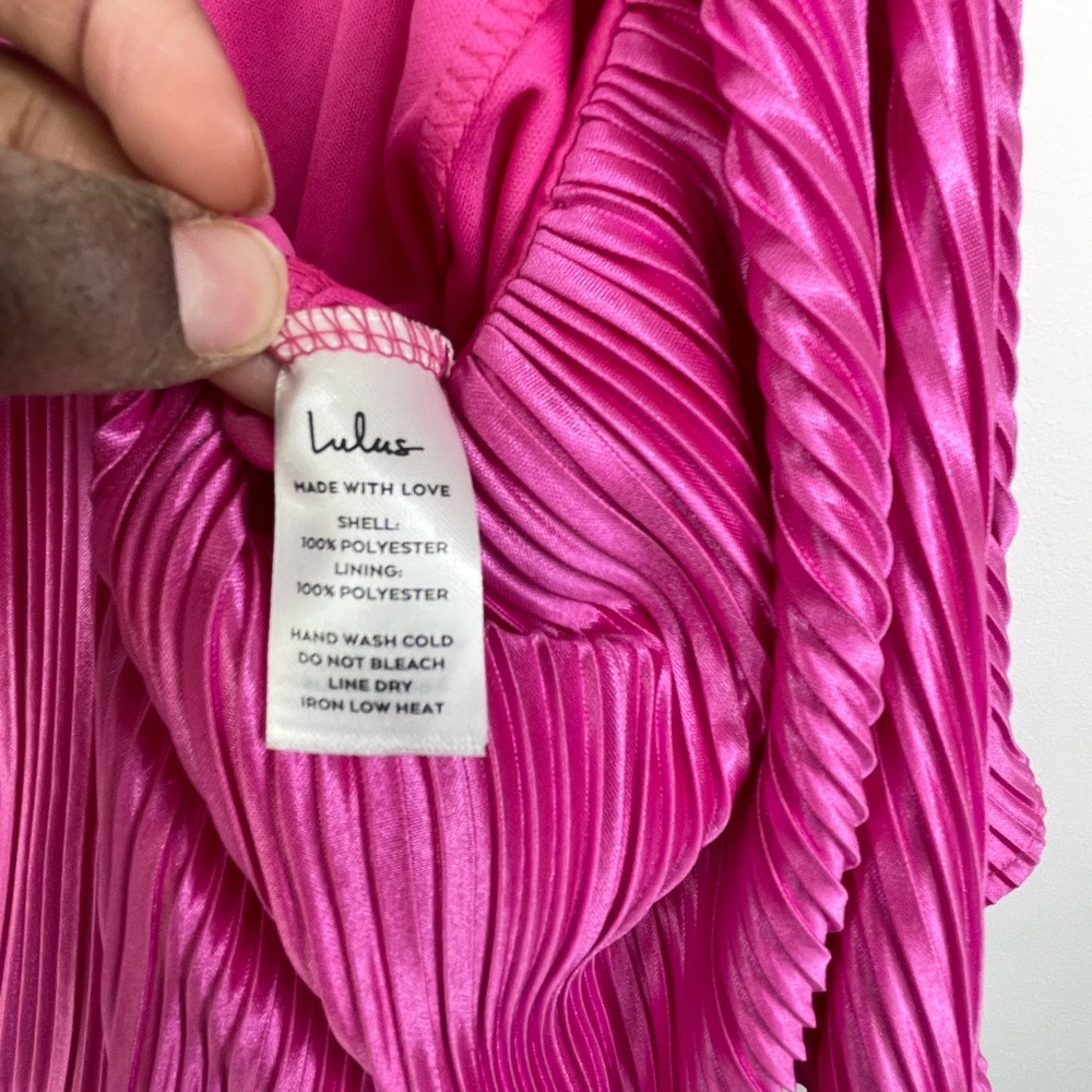 Lulu's Vibrant Pink Layered romper size small - Picture 4 of 7